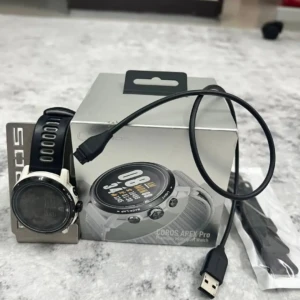 Available !!!COROS APEX PROGood ConditionBateri masih cemerlangCable charger, kotak masih adaFR